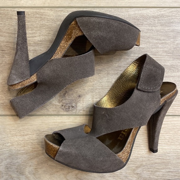 Pedro Garcia | Patty | Suede‎ Sandal Heels - Picture 5 of 9